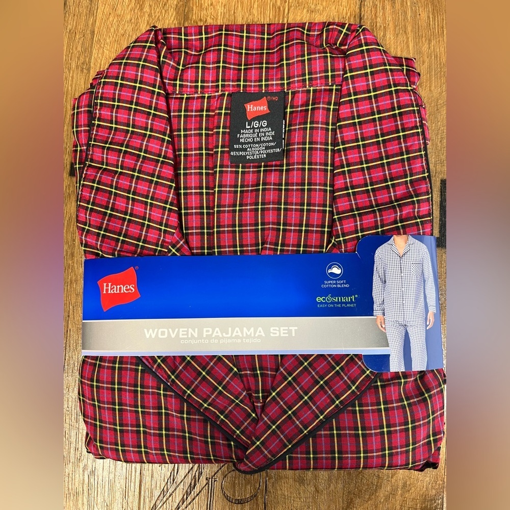 Hanes woven pajama set. 55% Cotten 45% polyester. Size large. NWT.